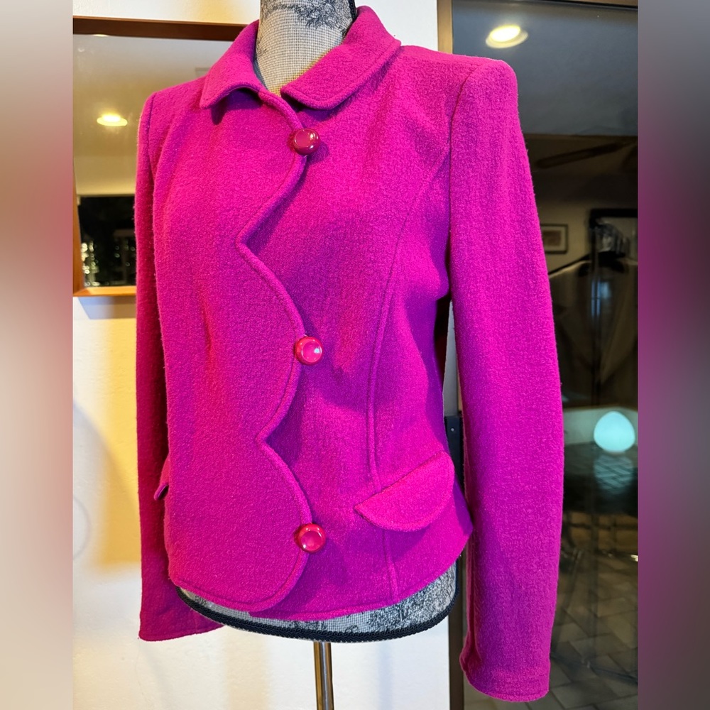 PTP 19.75” Armani Collezioni 100% Fleece Wool Scalloped Magenta Large Jacket.